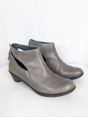 Dansko Bonita Grey Smooth Leather Cut Out Ankle Booties - Size 39